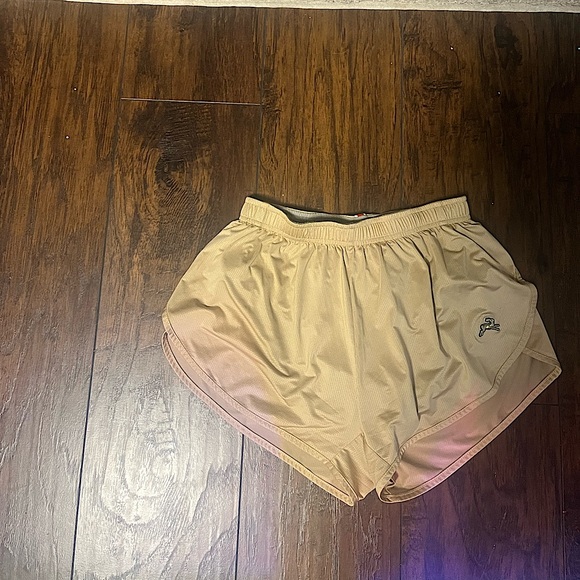 Men’s Tracksmith Twilight Split Shorts Chestnut Brown Size M - Picture 1 of 2